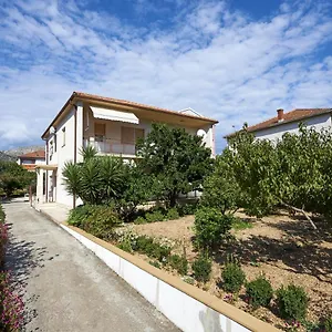 Maison d'hôtes And With Parking Space - 13102